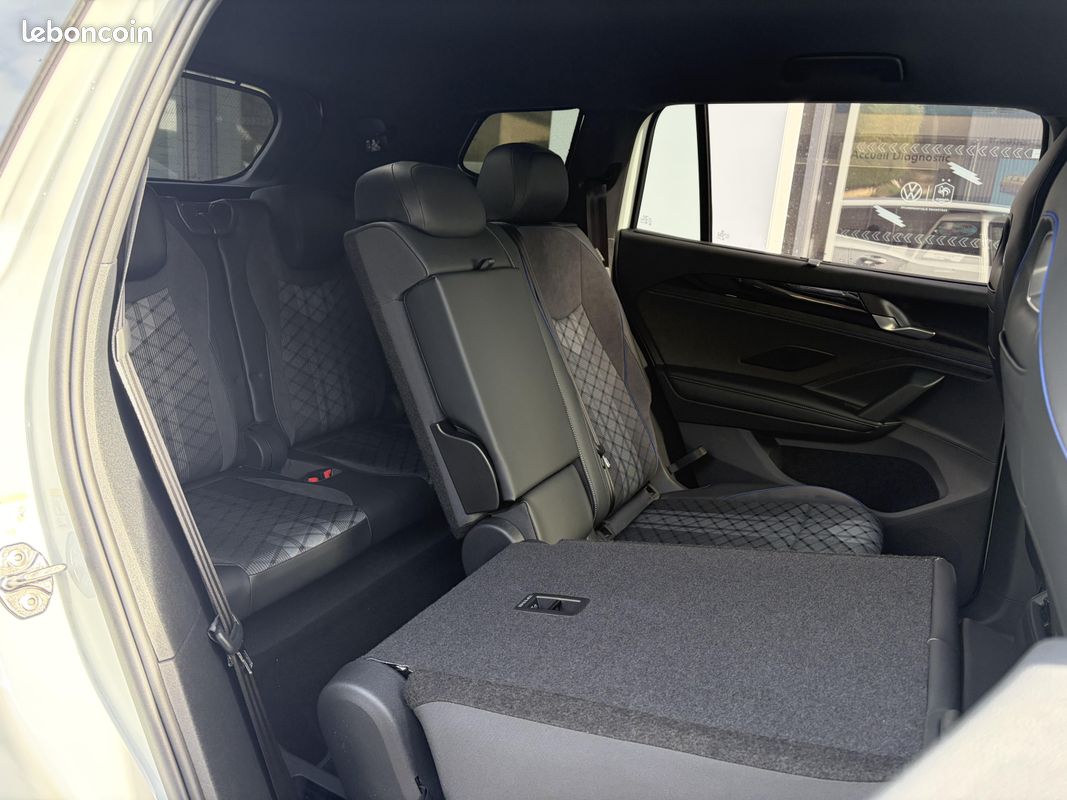 VOLKSWAGEN Tayron 1.5 eTSI 150ch DSG7 7 places R-Line (image 43)