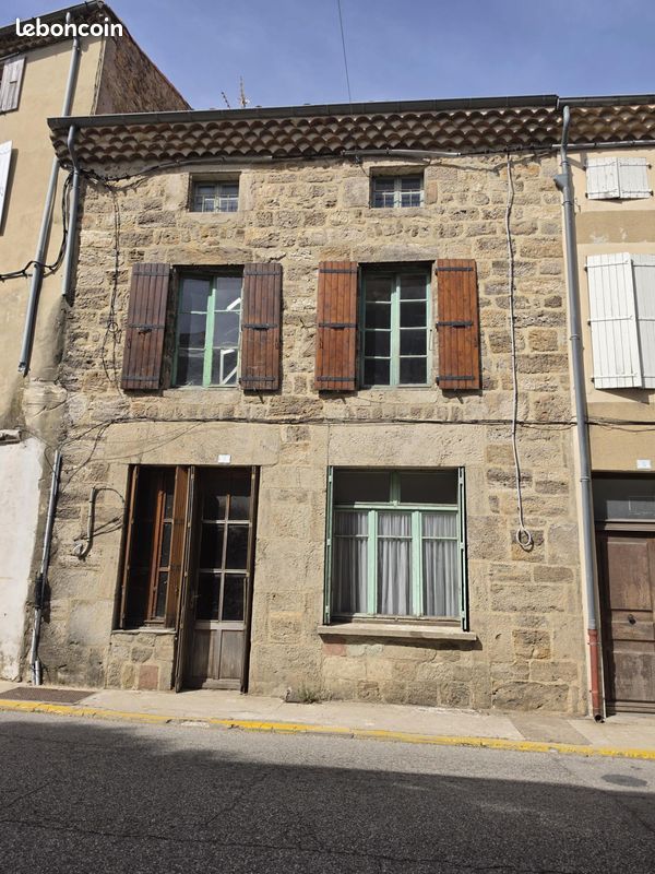 Maison 7 pièces 250 m² · à Vernoux-en-Vivarais · 250 m² · 136 000 €