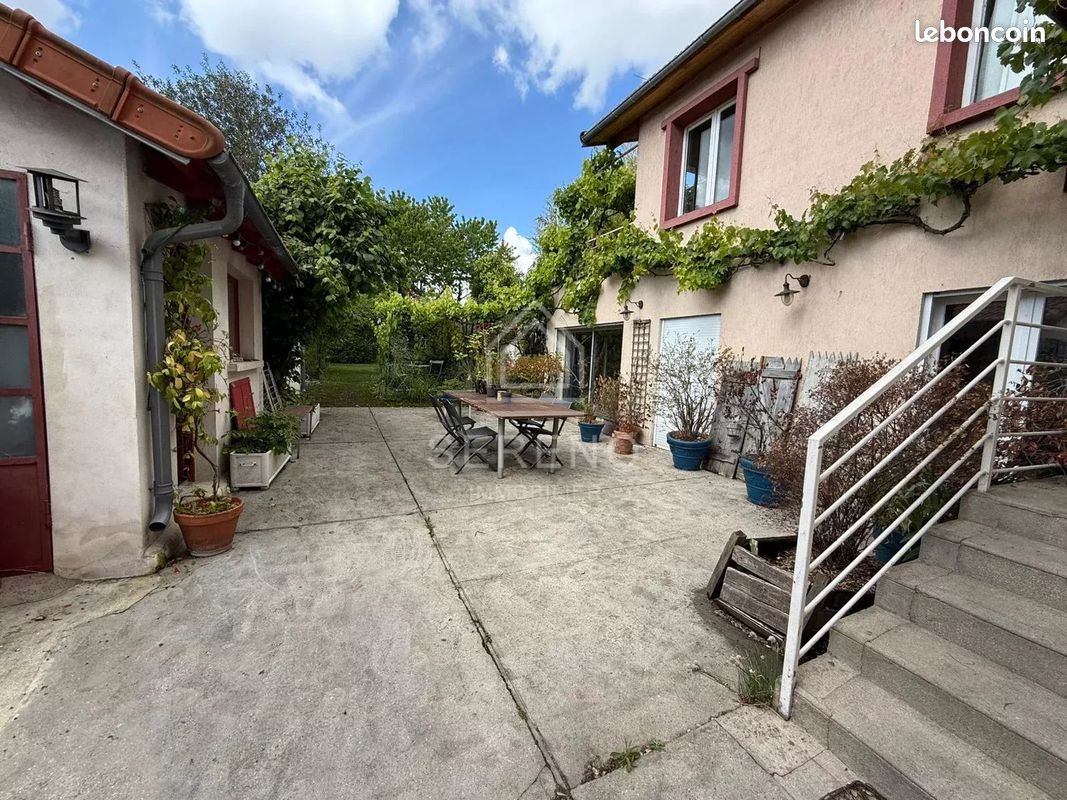 Maison 6 pièces 122 m² · à Montreuil · 122 m² · 699 000 €