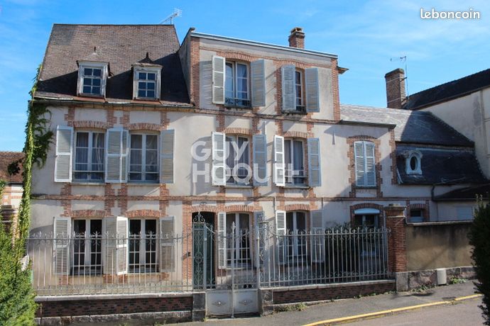 Maison 13 pièces 250 m²