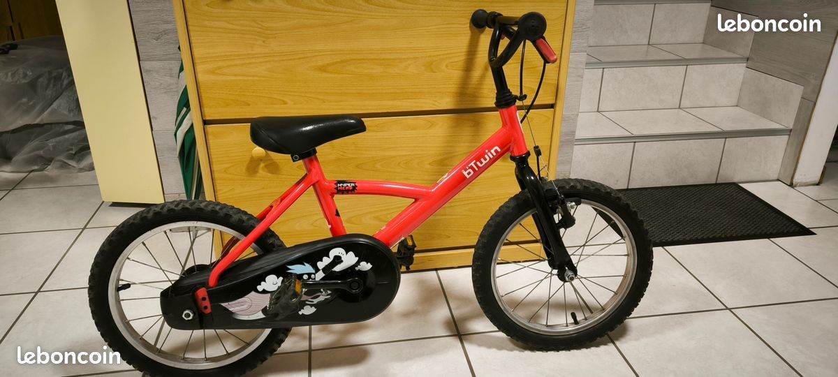 Vélo Btwin 16 pouces (enfant) - Vélos
