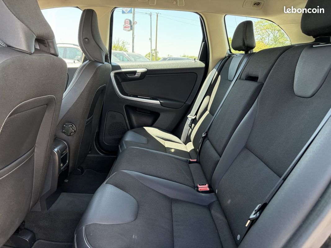 Volvo XC60 2.4 D4 163 AWD Momentum (image 5)