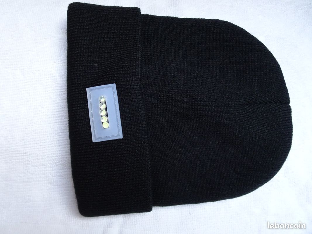 BONNET NOIR avec LED NEUF (image 1)