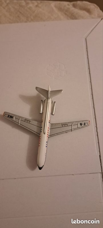 AVION CARAVELLE 1/300 Solido Made in France • EUR 15,00