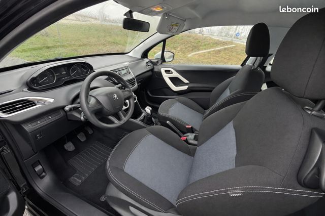 Peugeot 208 1.2 vti 68ch like 3p 2017 (image 5)