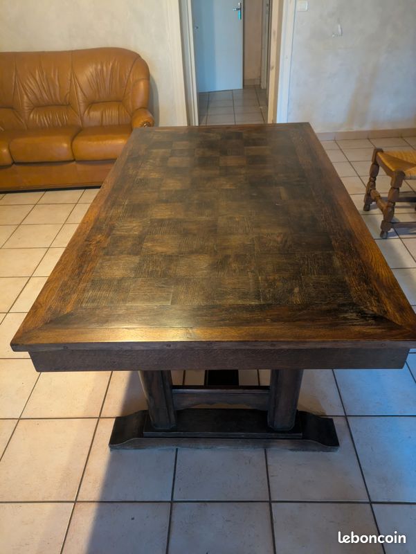 Table ancienne (image 1)