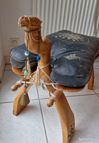 Rare Vieux Vintage Laiton Paon Figured Cheval Rame Étriers Pied Repos