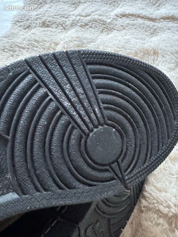 Jordan 1 Retro High Black Metallic Gold (2020) (image 6)