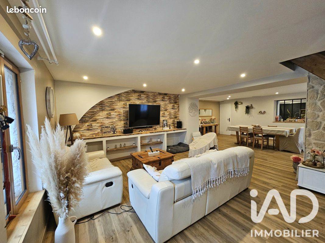 Maison 6 pièces 176 m² · à La Ferté-Milon · 176 m² · 239 000 €