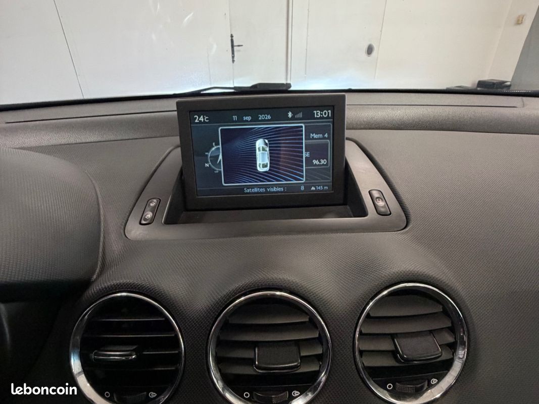 PEUGEOT 308 1.6 e-HDi 115ch FAP Sportium (image 26)