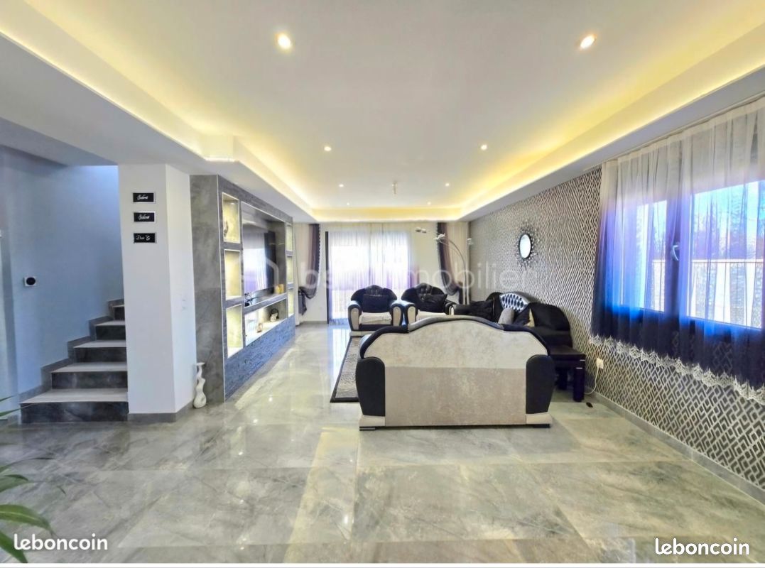 Maison 6 pièces 159 m² · à Pierrelatte · 159 m² · 340 000 €