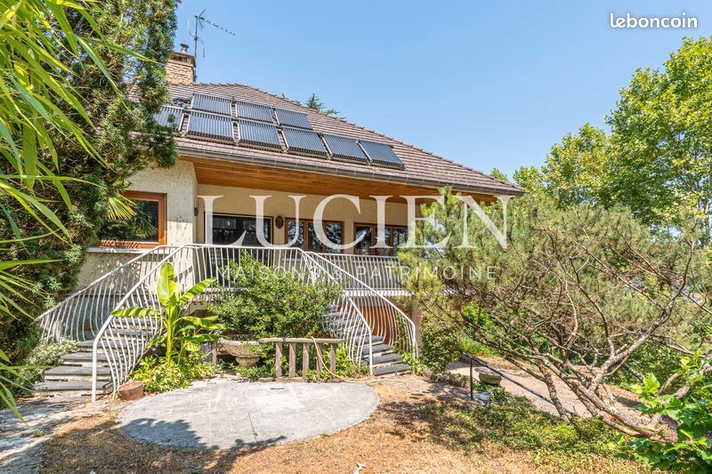 Maison 9 pièces 300 m² · à Francheville · 300 m² · 850 000 €
