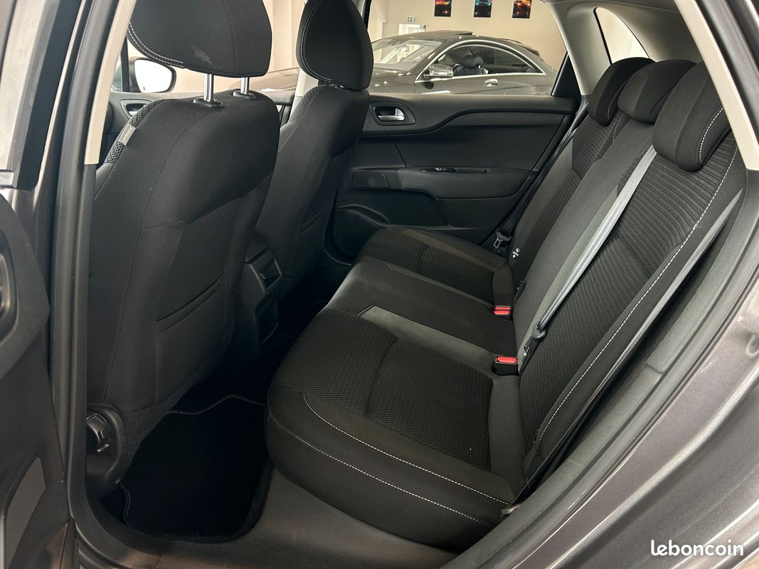 Citroën C4 1.2 PT 110 ch Millenium (image 5)