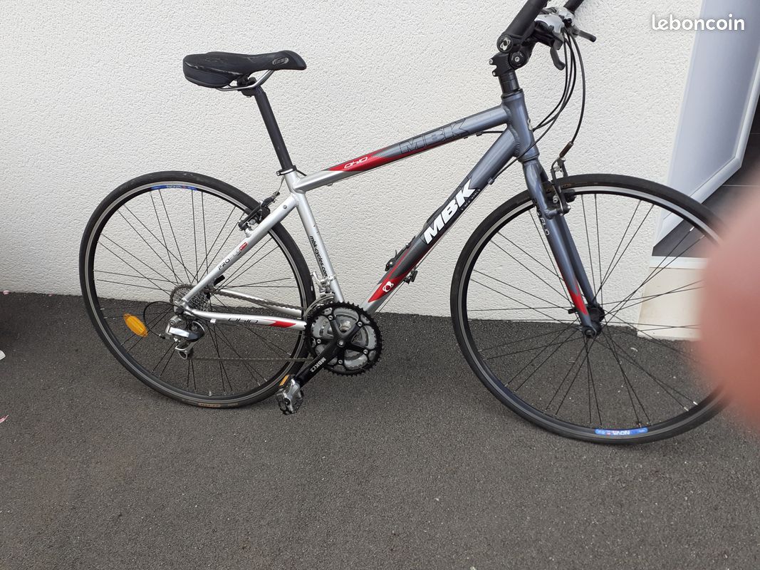 Vélo VTC assistance électrique GIANT Vélos