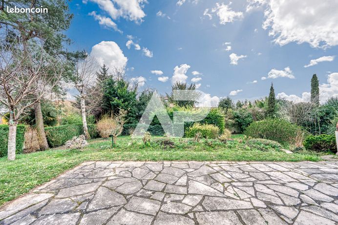 https://img.leboncoin.fr/api/v1/lbcpb1/images/62/d2/f7/62d2f73d7ec651d1b2f4d75147bade34648230ac.jpg?rule=ad-image