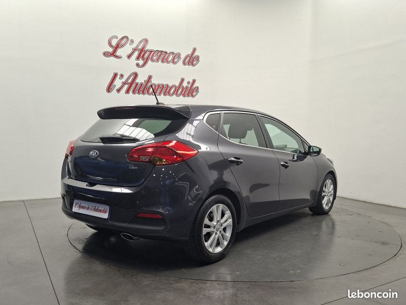 Kia CEE'D 1.6 crdi 128 ch Active Visio / Toit pano / Régulateur / Radar / 1ère main / (image 4)