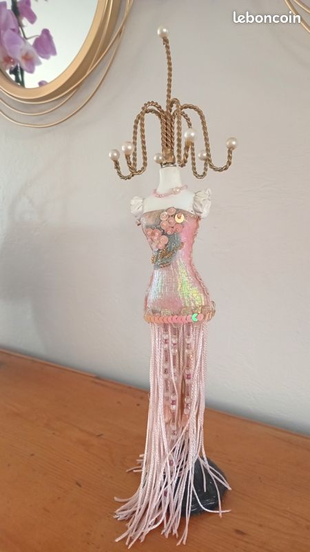 Porte bijoux mannequin (image 1)