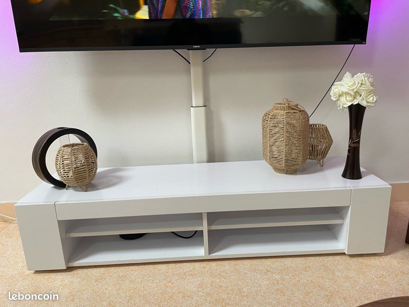 Table TV blanche - 140cm (image 1)