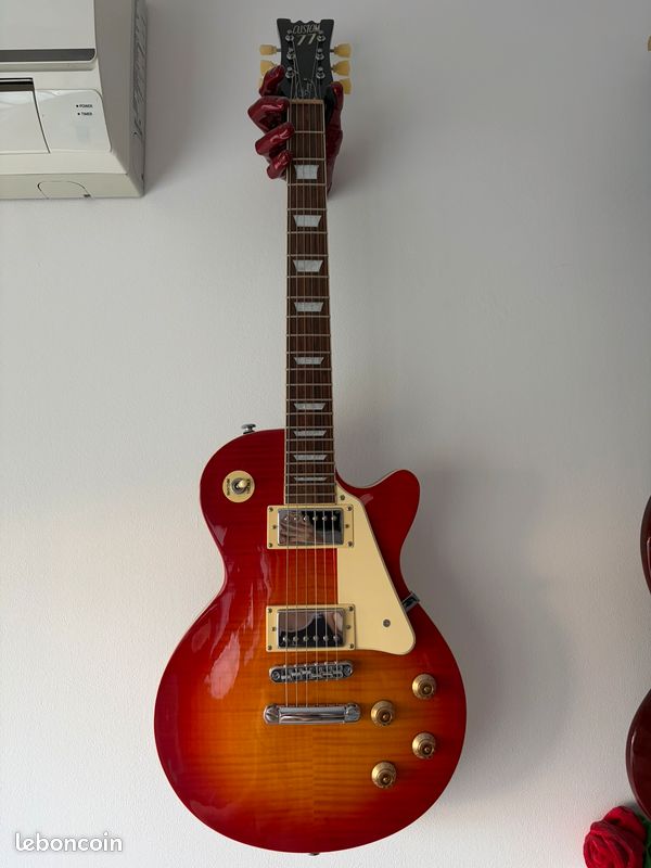 Guitare Custom 77 – London's Burning™ CS3 | Cherry Burst (image 1)