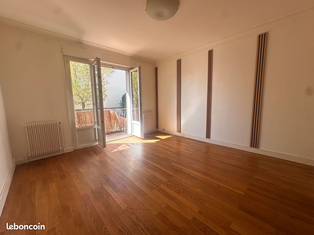 Appartement 3 pièces 66 m² · à Vénissieux · 66 m² · 140 000 €