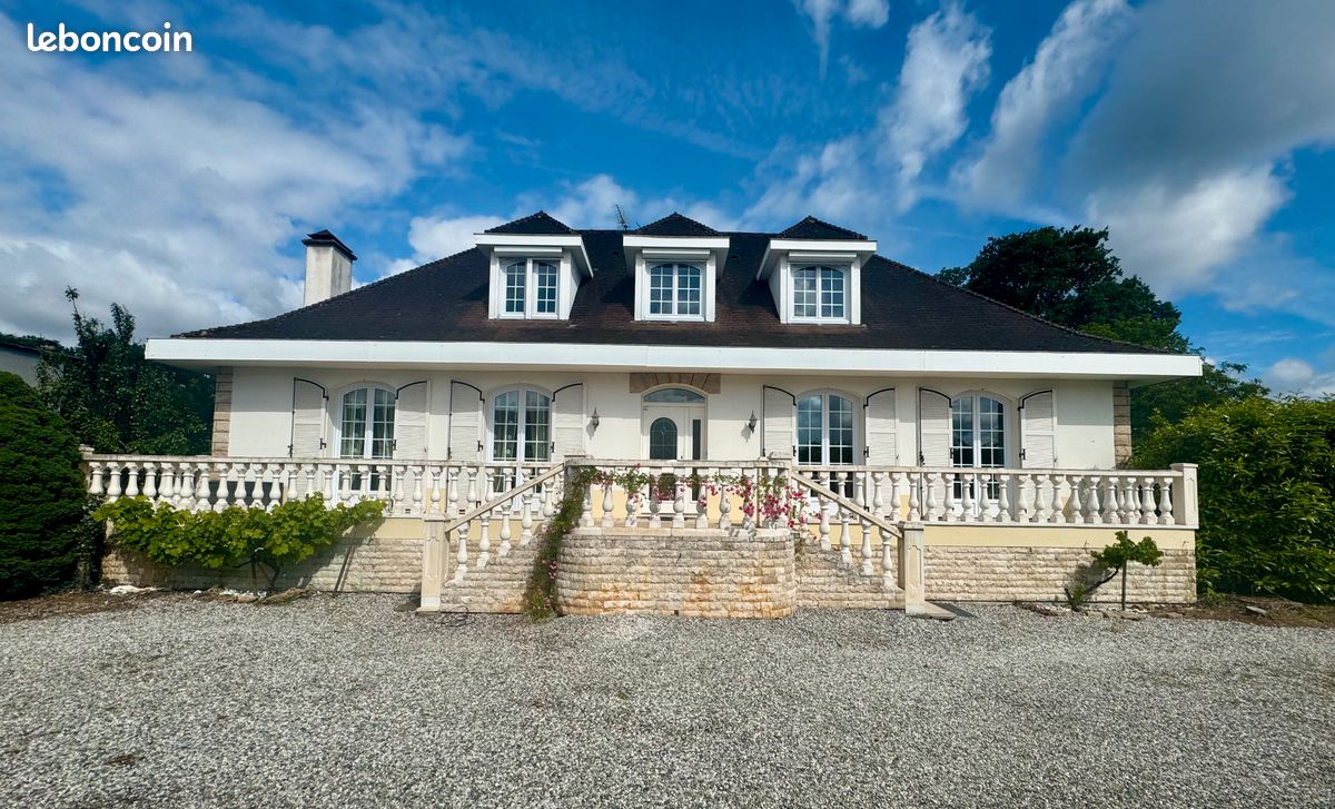 Maison 8 pièces 210 m² · à Mont-de-Marsan · 209,9 m² · 580 000 €