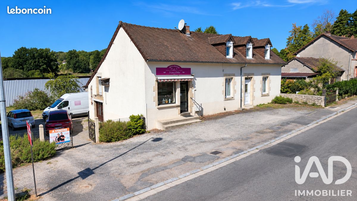 Maison 5 pièces 115 m² · à Saint-Hilaire-les-Places · 115 m² · 110 000 €