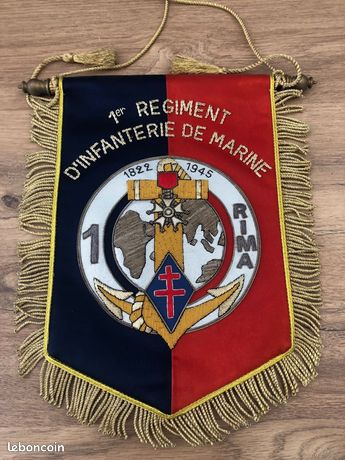 ECUSSON FANION DRAPEAU MILITAIRE 1Er REGIMENT SPAHIS VALENCE