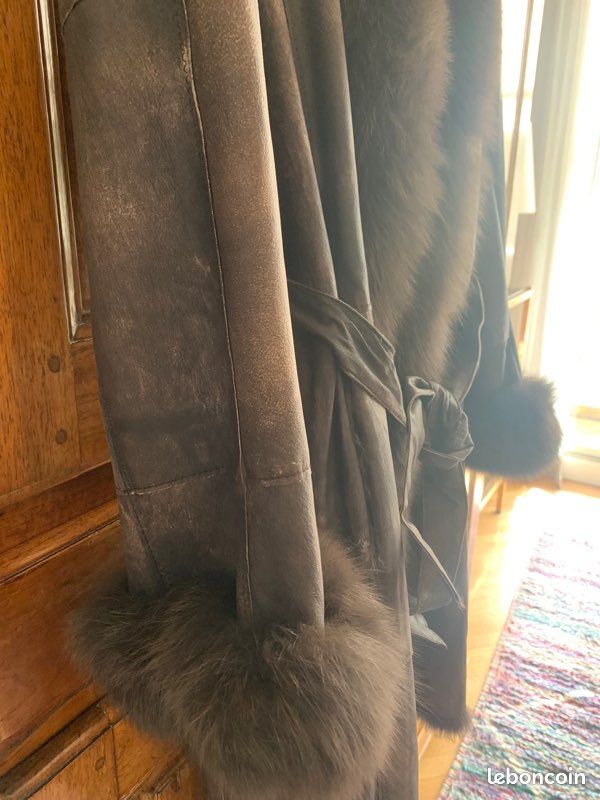 Manteau trench-coat en fourrure de lapin retournée (image 6)
