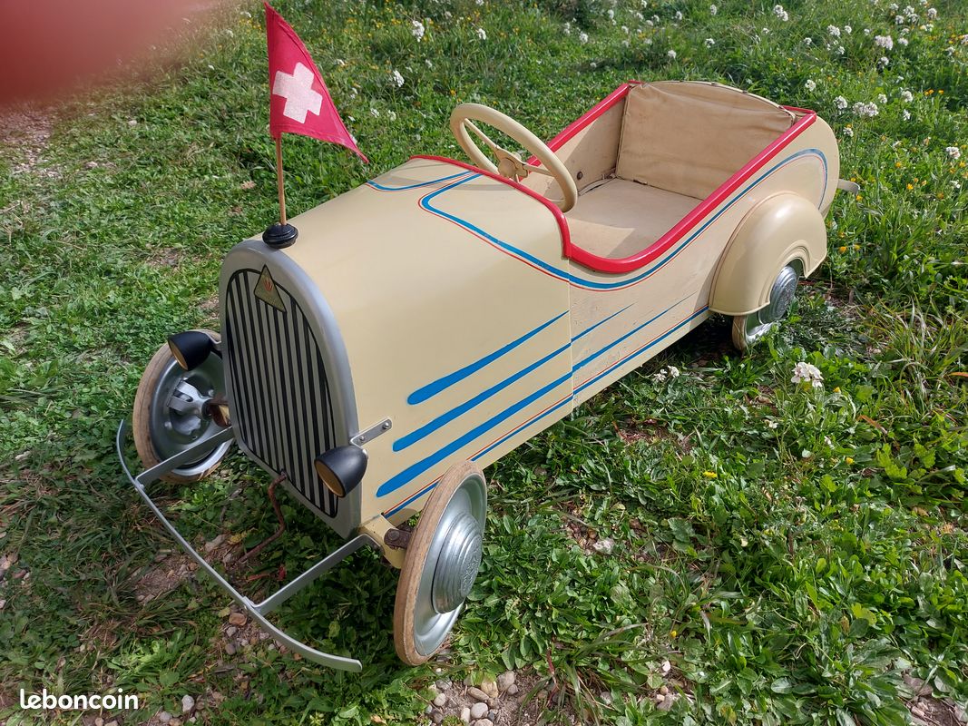 Ancienne voiture de tourisme vintage Remco FLYING DUTCHMAN motorisée U
