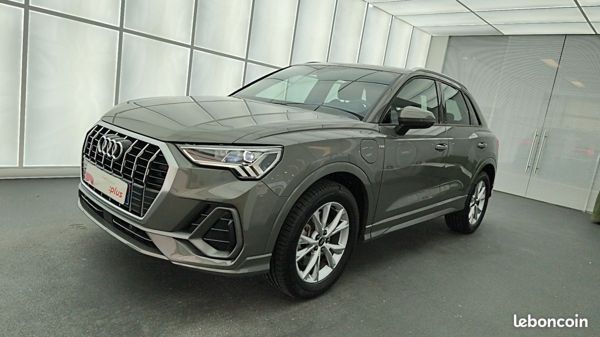 AUDI Q3 45 TFSIe 245 ch S tronic 6 S line + Hayon Elec + camera 360° + smartphone interface (image 1)