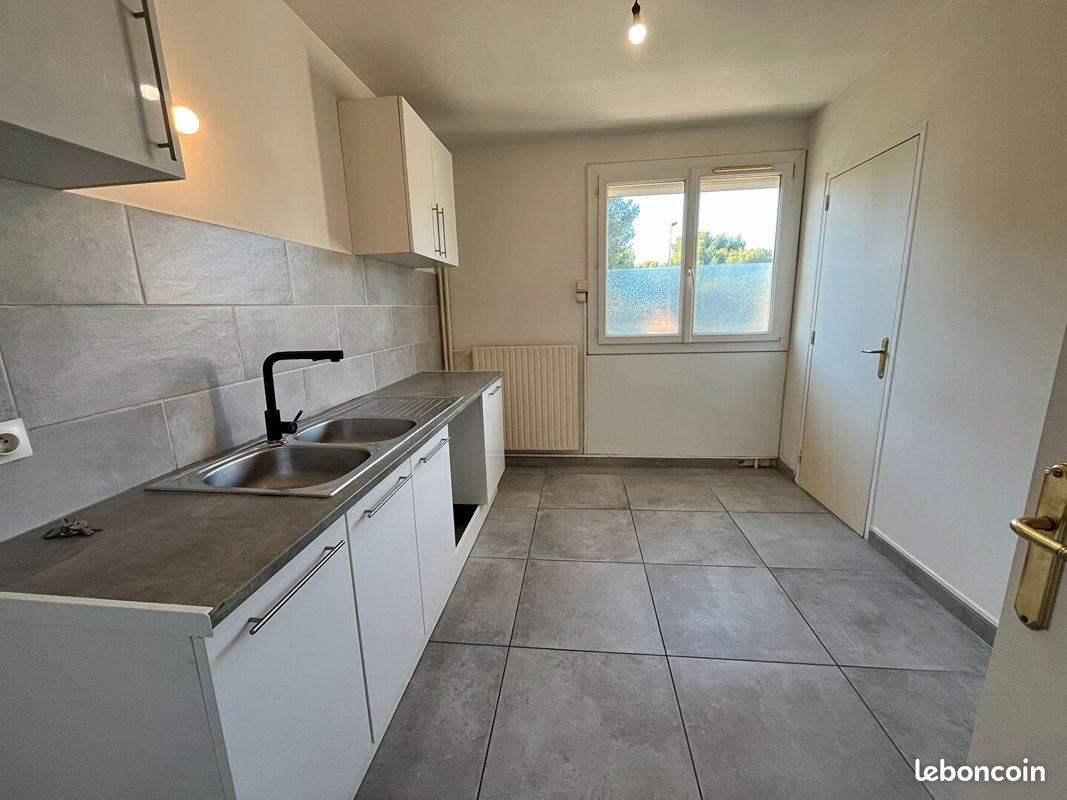 Appartement 3 pièces 64 m² · à Port-de-Bouc · 64 m² · 960 €/mois