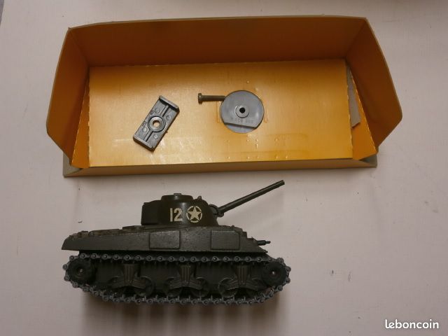 Miniature Solido N°231 – Char Sherman M4A3 – Paris En Boîte – Très Bon état
