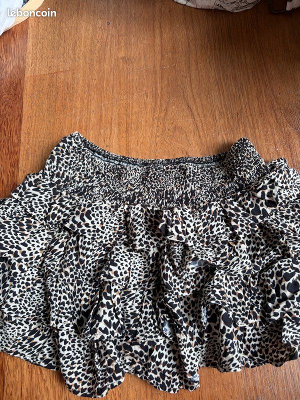 Jupe short imprimé léopard en taille S de chez Subdued (image 4)