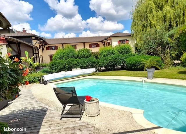 Propriété 11 pièces 239 m²