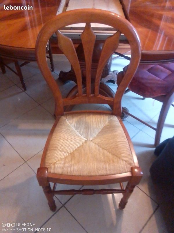 Table salon 4 chaise en bois (image 1)