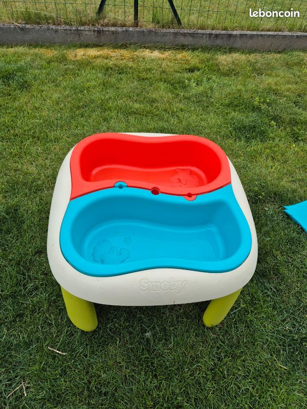 Table jeux d'eau et sable (image 2)