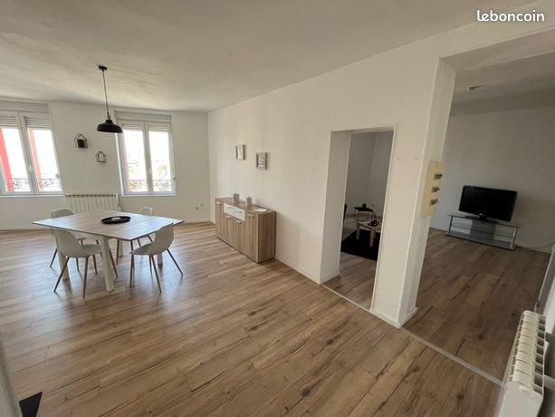 Appartement dernier étage lumineux 100m2 2ch plein centre
