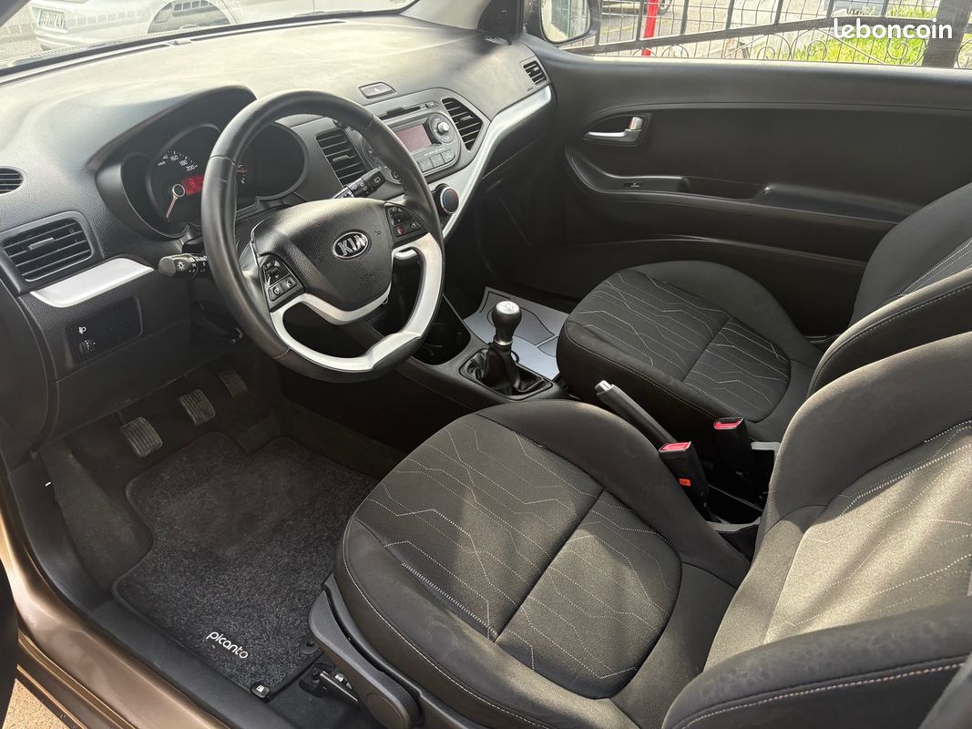 Kia Picanto Urban Spicy 1.0 69 ch (image 11)