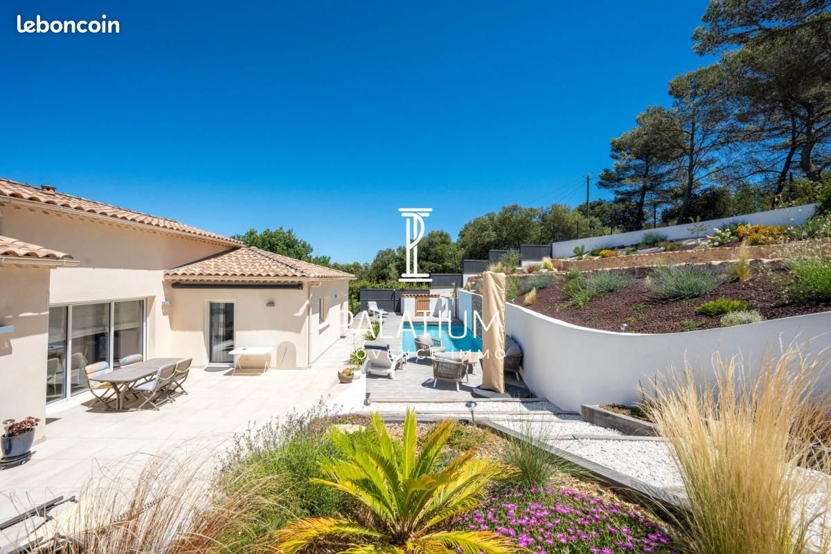 Maison 233 m² · à Peyrolles-en-Provence · 233 m² · 880 000 €