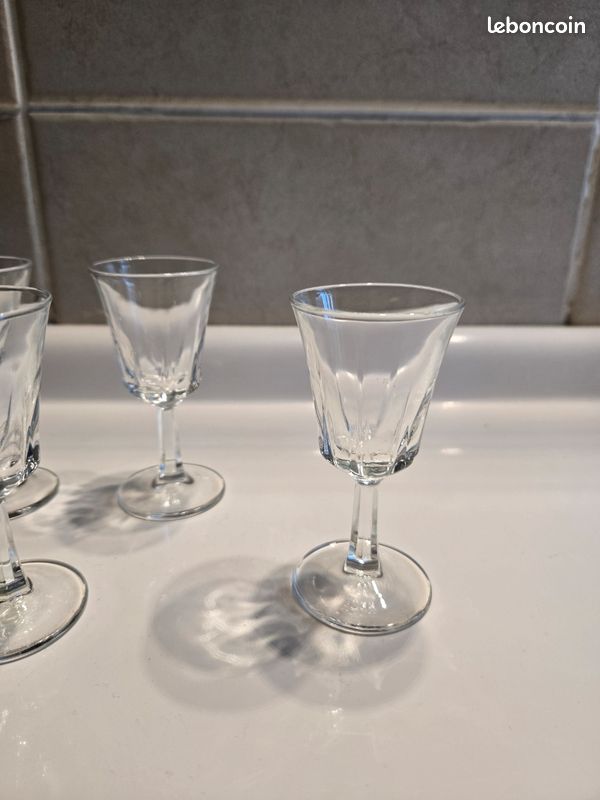5 élégants petits verres à pied (image 3)