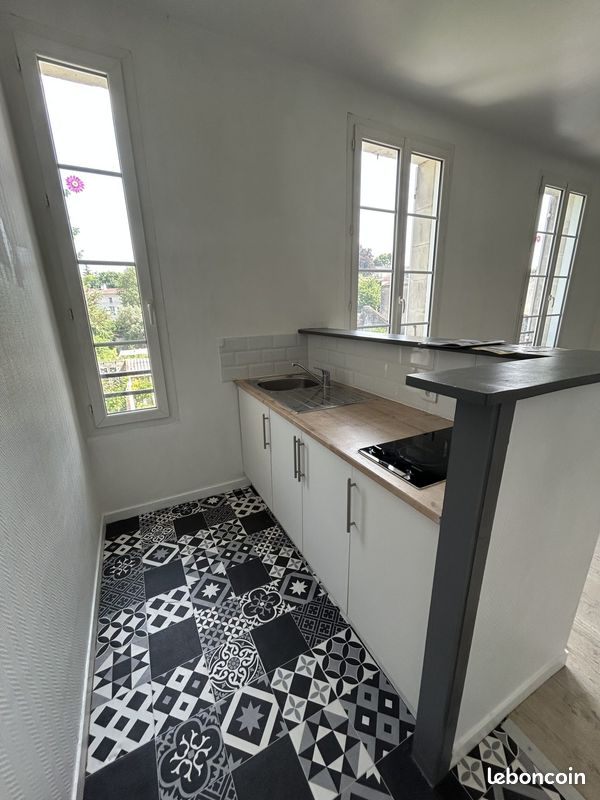 Appartement 1 pièce 33 m² · à Saint-Savinien · 33 m² · 421 €/mois