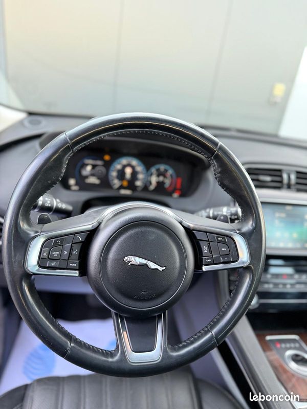 JAGUAR F-PACE - 3.0D - V6 - 300 ch - 4X4 - PORTFOLIO - GARANTIE 3 MOIS (image 18)