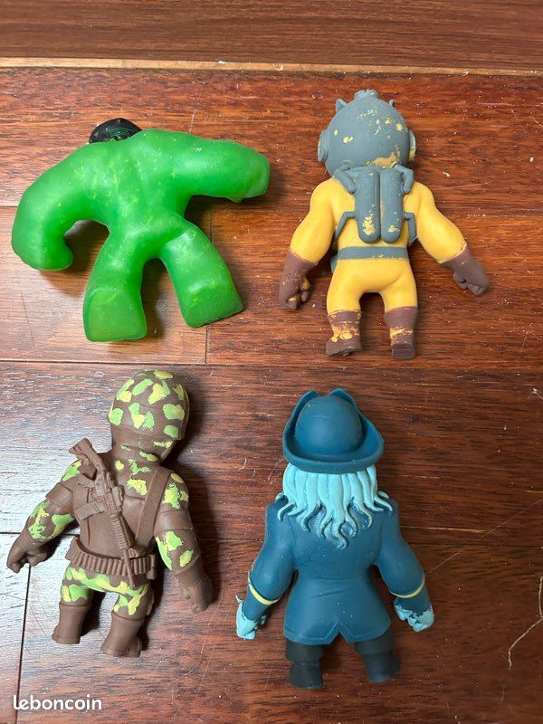 Figurines (image 2)