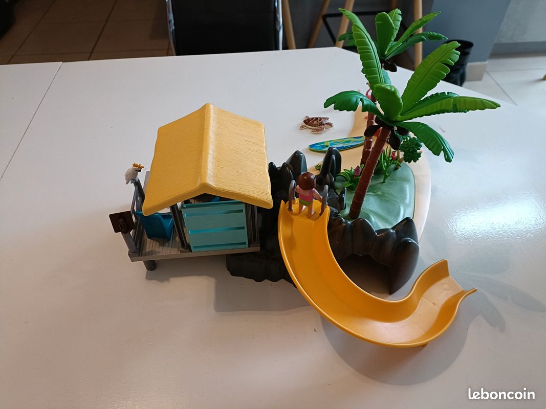 LOT 77 : L'ile de vacances Playmobil - n°6979 - univers : monde actuel (image 8)