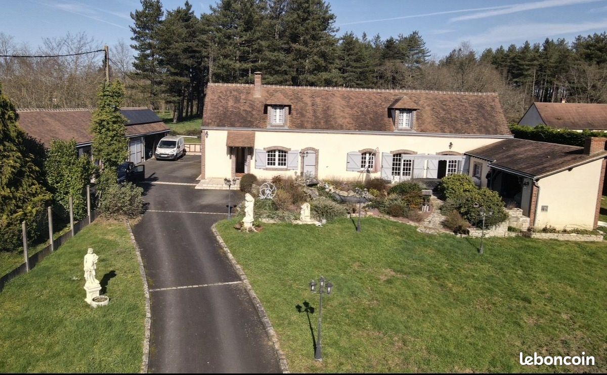 Maison 7 pièces 242 m² · à Nevoy · 242 m² · 320 000 €