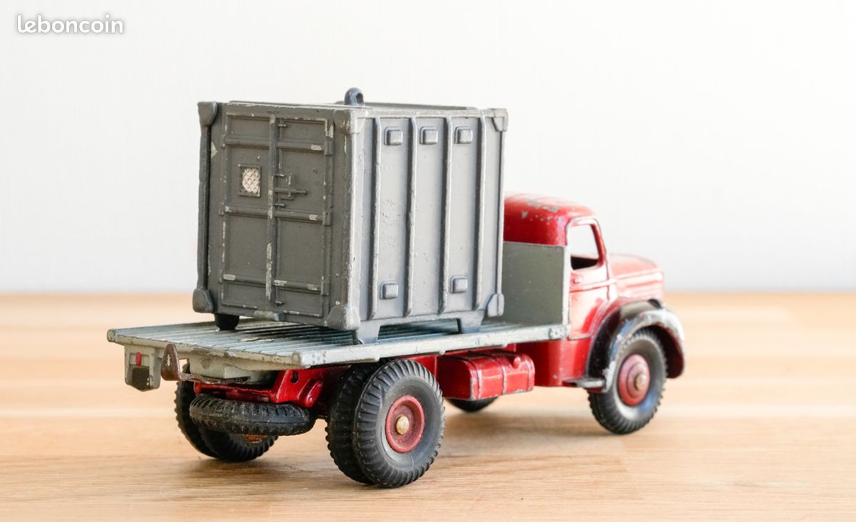 Dinky Toys Berliet 1er Secours Réf 32E – Made In France, Meccano