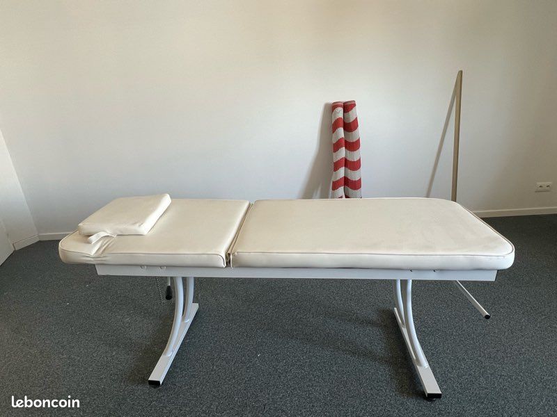 Table esthétique, massages, tatouages (image 1)