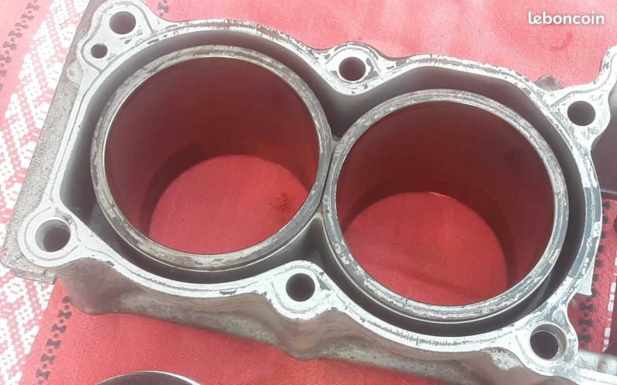 Yamaha 850 TDM 3VD cylindres / pistons (image 1)