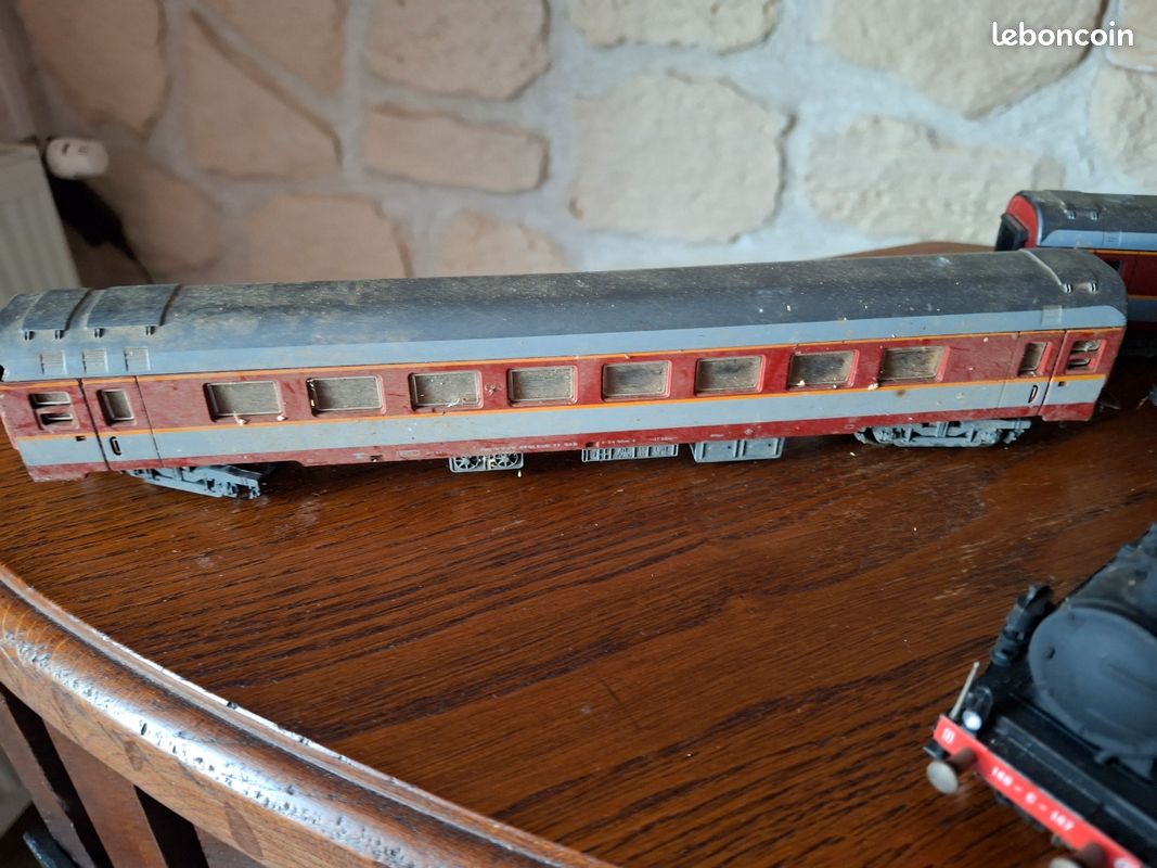 GROS LOT DE Rails,aiguillages,un Transfo Jouef. EUR 19,00 - FR
