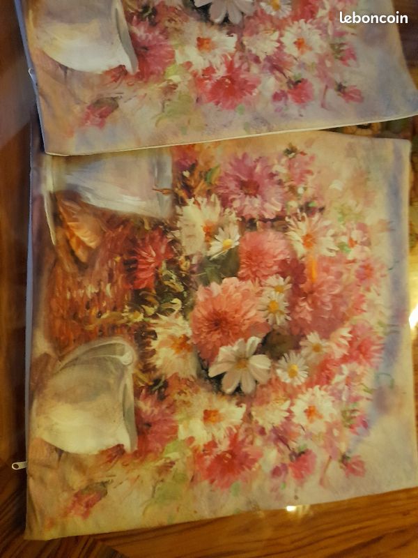 Lot 2 housses de coussin fleuries (image 1)
